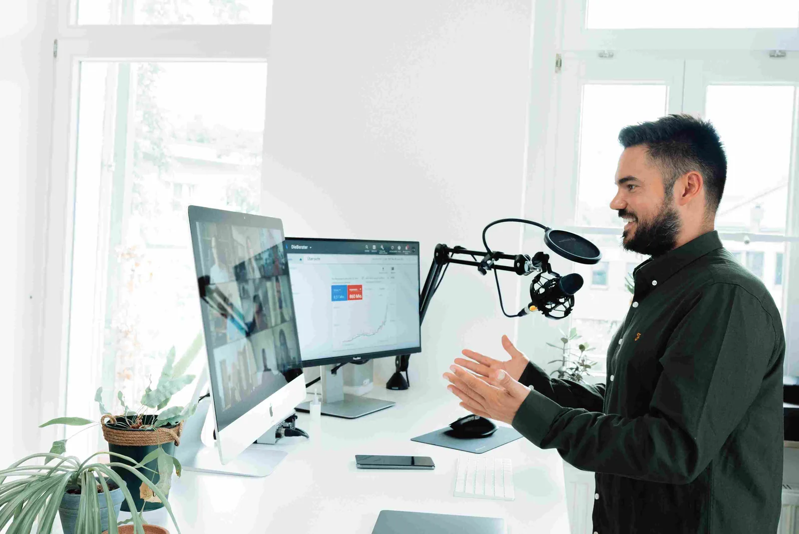 A man presenting his improved SEO rankings with AI content